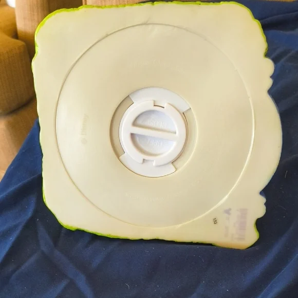 Disney 50th Anniversary Castle Playset with Characters - Picture 6 of 6